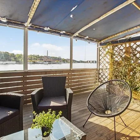 Hotel en barco Maelardrottningen Yacht 3*