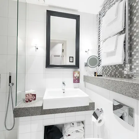 Kungstradgarden 4*