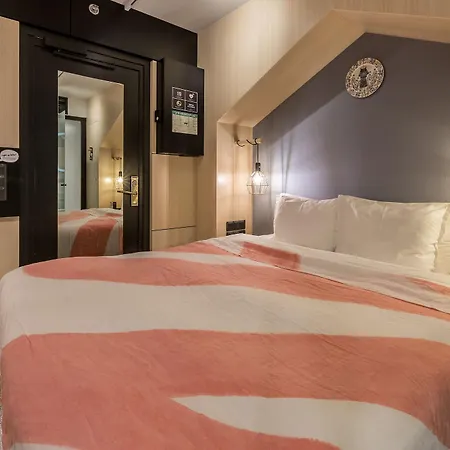 Hotel With Urban Deli 4*