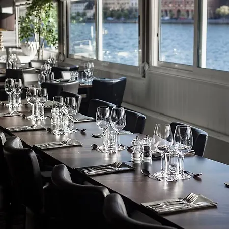 Hotel en barco Maelardrottningen Yacht