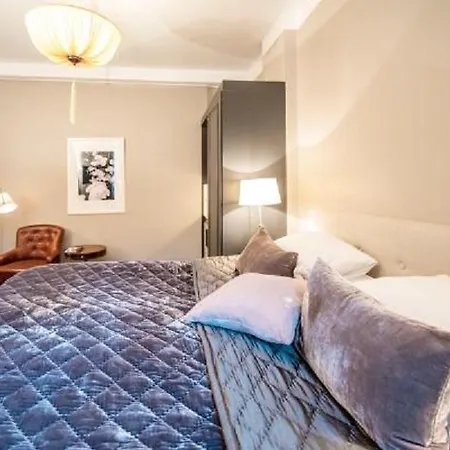 Hotel Unique 3*
