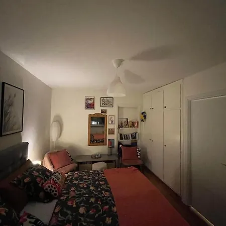 Private In 2r Apartment
