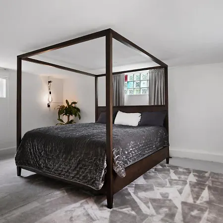 Feriehus Luxurious & Cozy 2 Train Stops To City King Beds Stockholm
