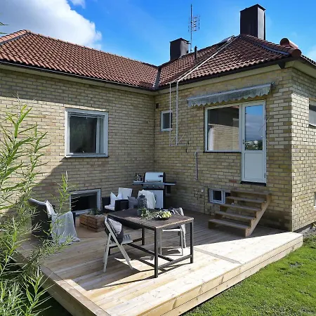 Luxurious & Cozy 2 Train Stops To City King Beds Feriehus Stockholm