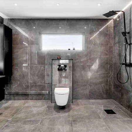 Luxurious & Cozy 2 Train Stops To City King Beds * Stockholm