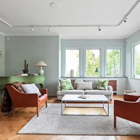 Villa Fantastic 4 Bedroom In Bromma With Everything *
