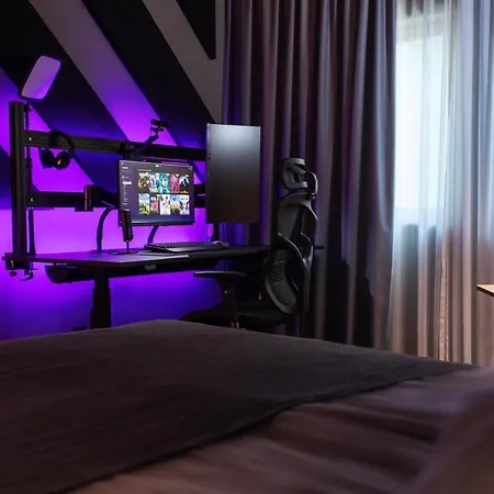Quality Globe Hotel