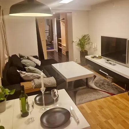 2 Bedrooms & Jacuzzi Apartment! Daire