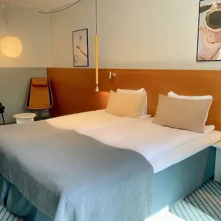 Quality Globe Hotel