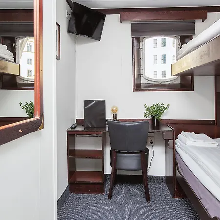 Maelardrottningen Yacht Hotel en barco 3*