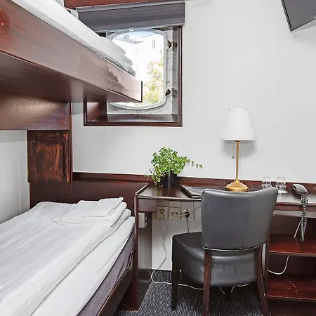 Maelardrottningen Yacht Hotel en barco Estocolmo