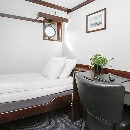 Hotel en barco Maelardrottningen Yacht Estocolmo