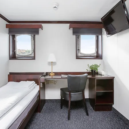 Maelardrottningen Yacht Hotel en barco Estocolmo