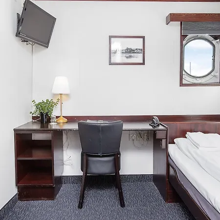 Maelardrottningen Yacht 3* Estocolmo