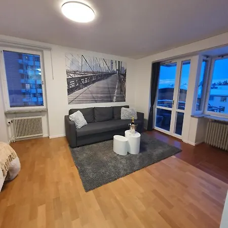公寓 Close To The Subway. Beautiful And Cozy Apartment! 斯德哥尔摩