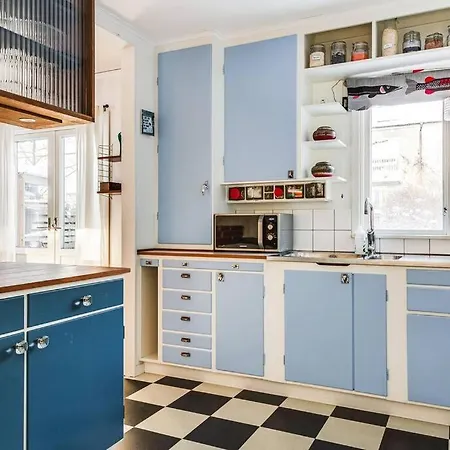 Retro Retreat With Modern Comforts * Стокгольм