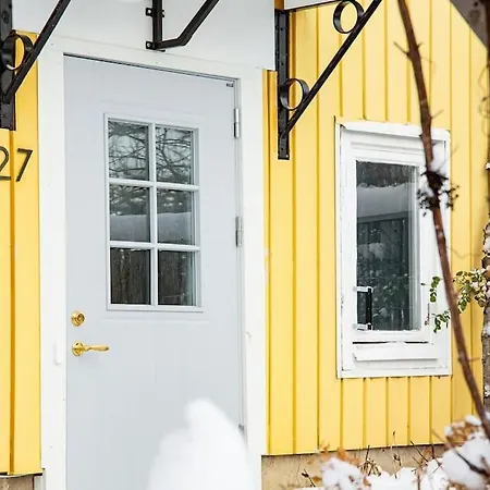 Retro Retreat With Modern Comforts Апартаменты *