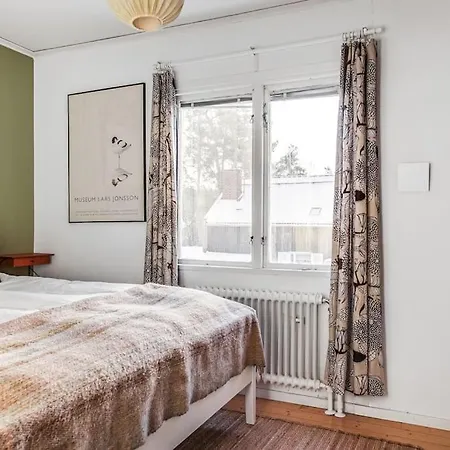 Апартаменты Retro Retreat With Modern Comforts