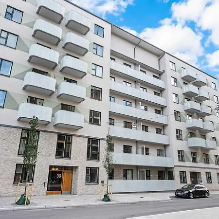 Lovely, Amazing, Modern +balcony +patio *