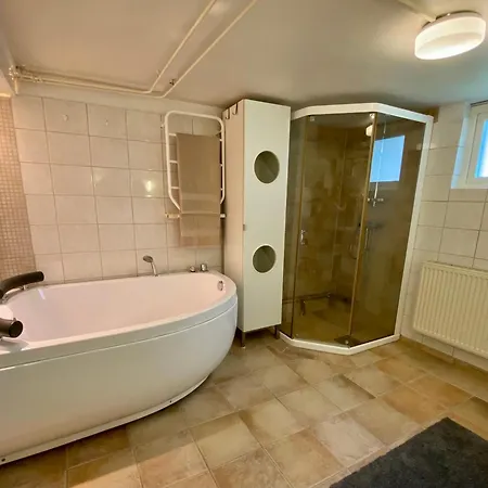 Lower Floor Of 50 Sqm In With Parking *
