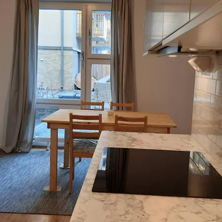 Lovely, Amazing, Modern +balcony +patio 公寓