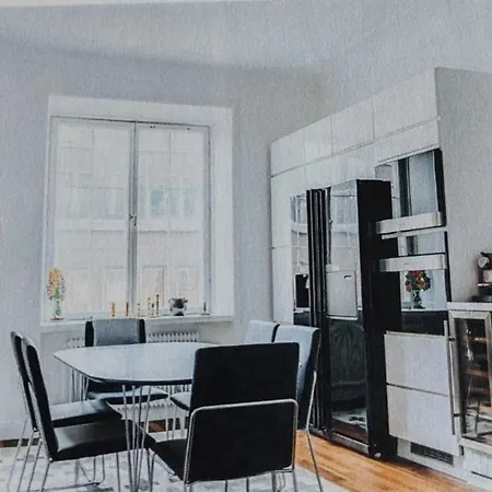 Drottninggatan Apartment *