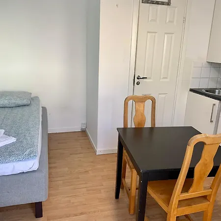 Cozy Small Just Outside *