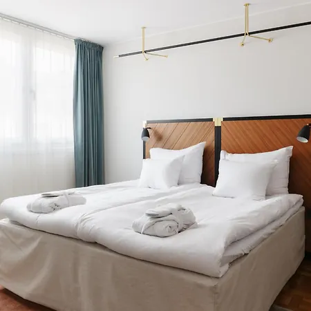 Clarion Amaranten