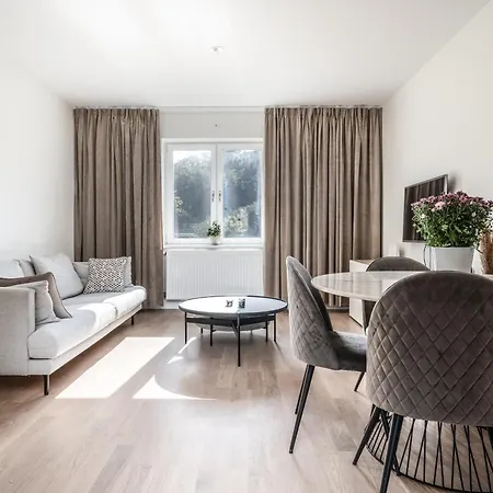 2 Bedroom Cozy In Bromma
