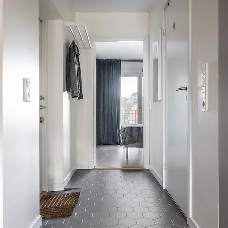 2 Bedroom Cozy In Bromma * Стокгольм