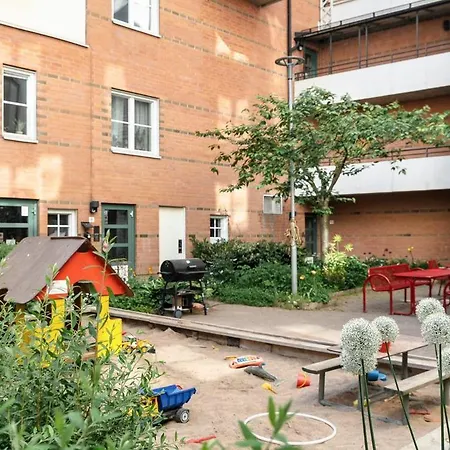 Апартаменты Location & Large In Soedermalm