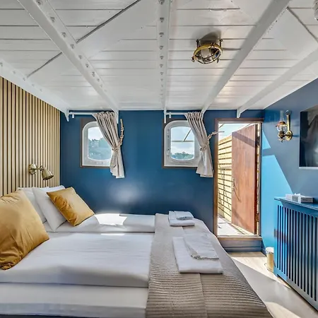 Maelardrottningen Yacht Hotel en barco Estocolmo