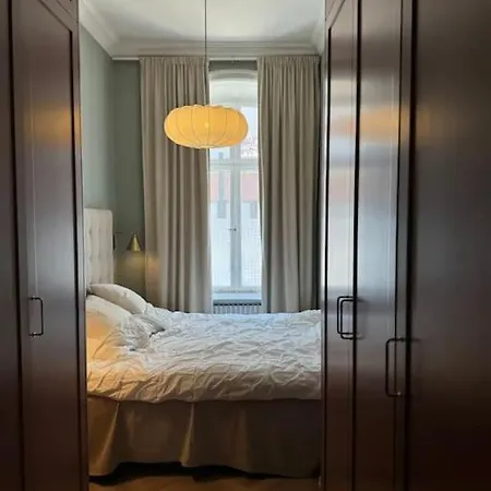 Lyxig Arkitektritad Laegenhet Stockholm