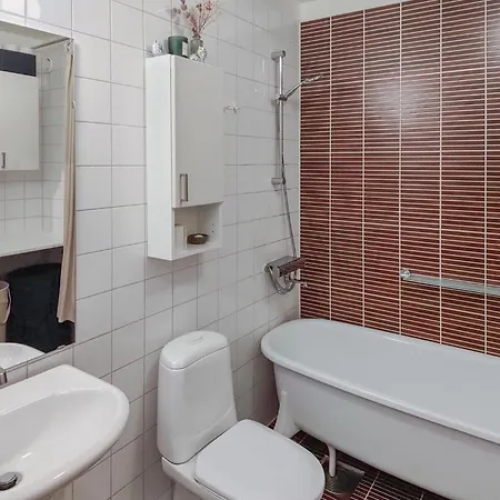 2 Bedroom In Johanneshov Stockholm