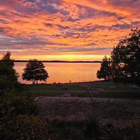 Vandrarhem Kallhaellsbaden Strandhotell