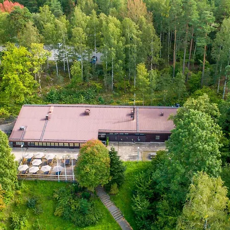 Vandrarhem Kallhaellsbaden Strandhotell *