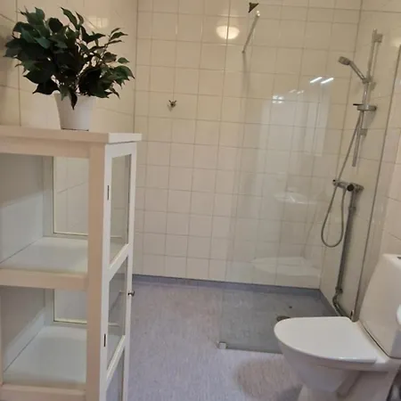 Ljus Och Modern Laegenhet I Hjaertat Av Bromma, 12 Min Fran Drottningholms Slott Apartment *