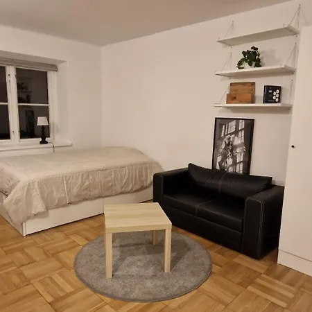 Ljus Och Modern Laegenhet I Hjaertat Av Bromma, 12 Min Fran Drottningholms Slott Apartment *
