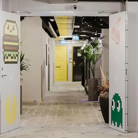 Hotel With Urban Deli 4*