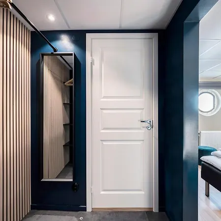 Hotel en barco Maelardrottningen Yacht 3*