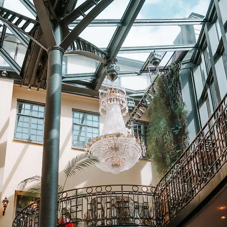 空斯特拉德花园酒店