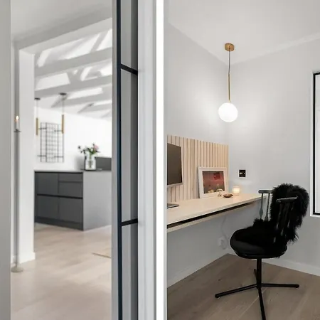 Modern Family House Βίλα