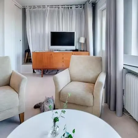 Villa Spacious 5 Bedroom House In *