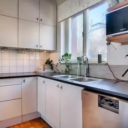 Spacious 5 Bedroom House In Villa