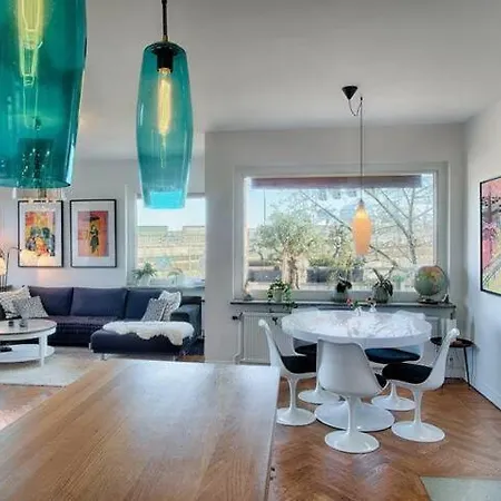 Villa Spacious 5 Bedroom House In