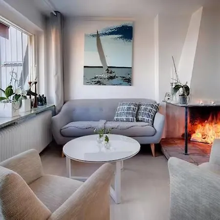Villa Spacious 5 Bedroom House In *