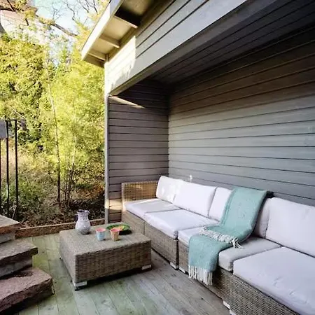 Villa Spacious 5 Bedroom House In Stockholm