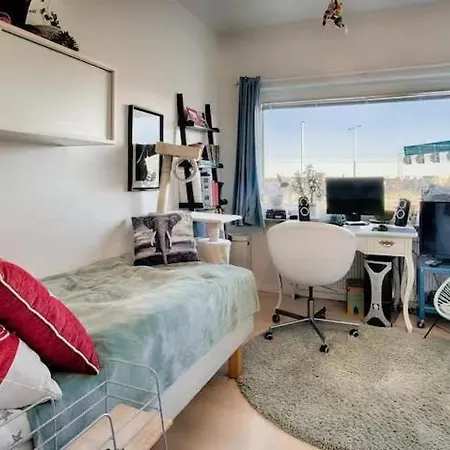 Spacious 5 Bedroom House In Villa *