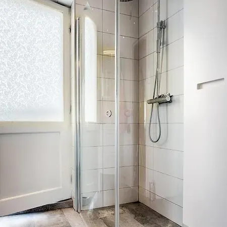 Spacious 5 Bedroom House In * Stockholm