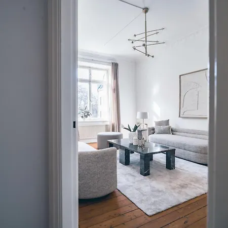 Lyxig Sekelskiftesvaning I Sthlm Apartment